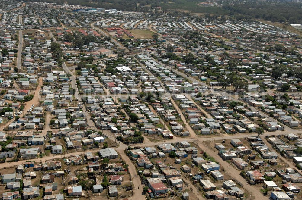 Port Elezabeth from the bird's eye view: Blick auf Wohnsiedlungen der vorwiegend schwarzen Bevölkerung im sozialen Randbezirk Gqebera von Port Elizabeth. The Walmer township Gqebera is the oldest township in Port Elizabeth.