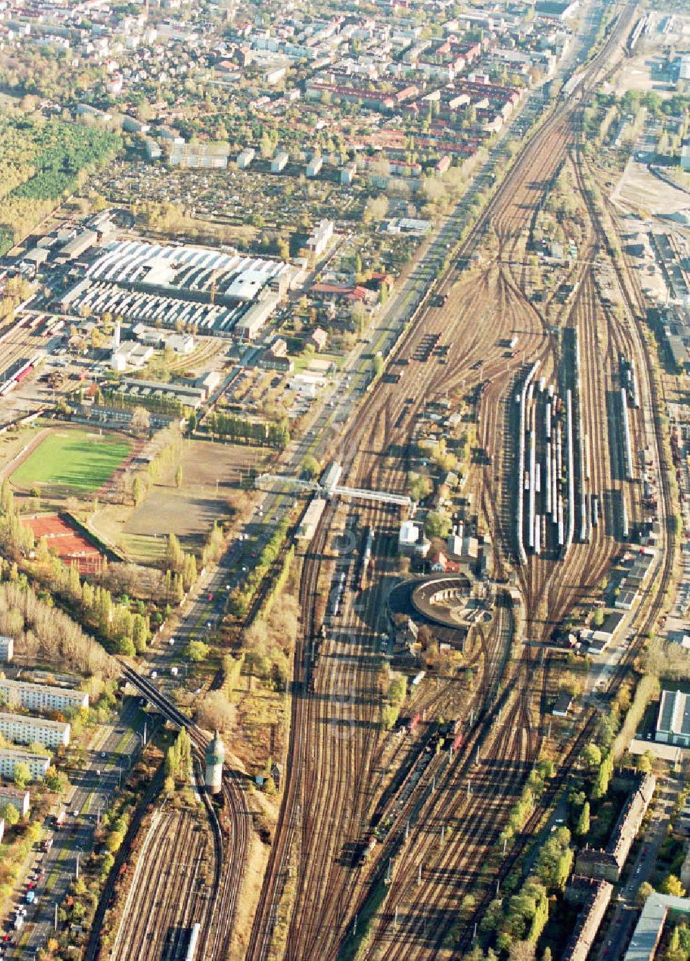 Berlin - Oberschöneweide from the bird's eye view: Rangier- und Gleisanlagen der Deutschen Bahn in Schöneweide