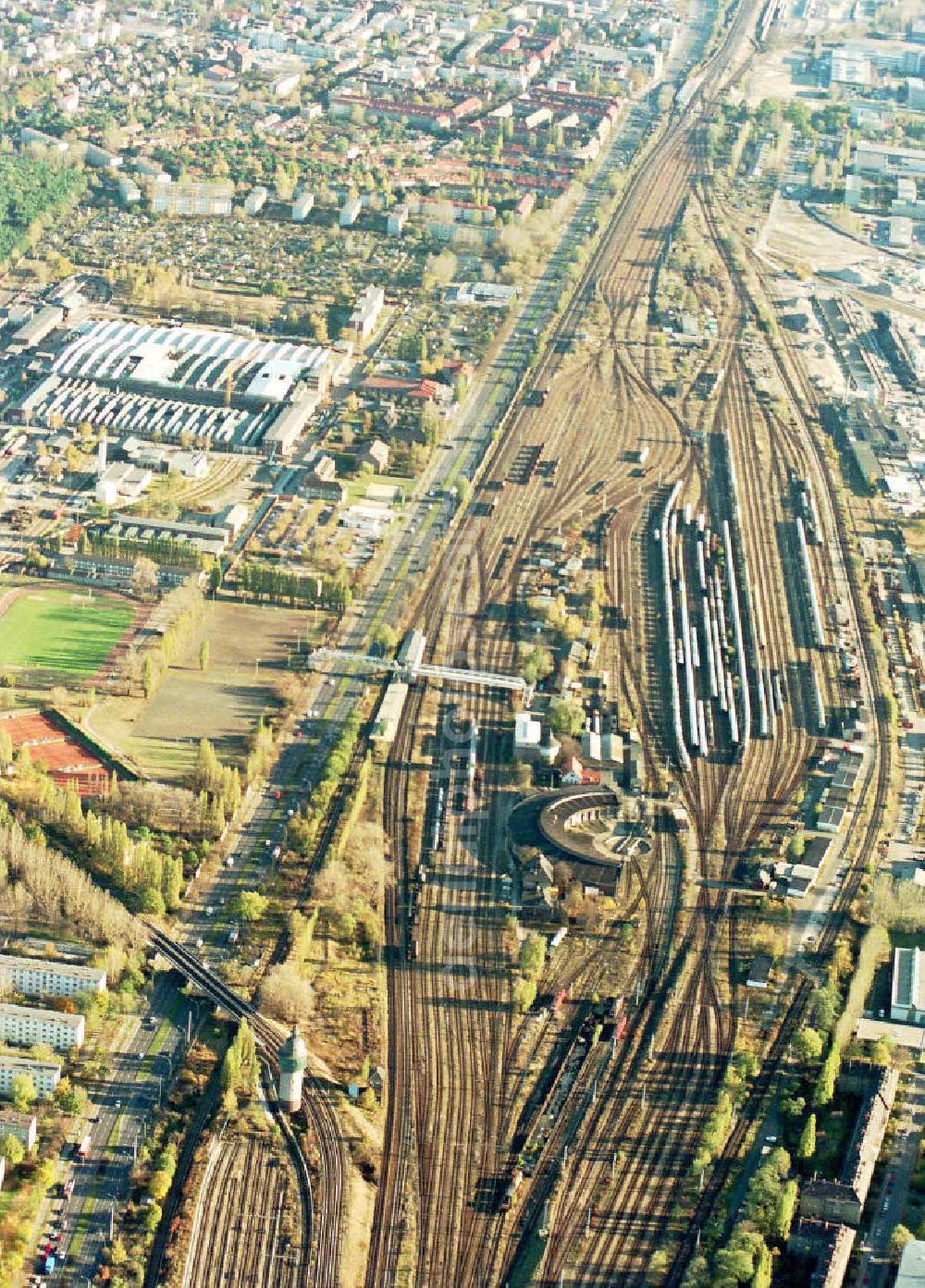 Aerial image Berlin - Oberschöneweide - Rangier- und Gleisanlagen der Deutschen Bahn in Schöneweide