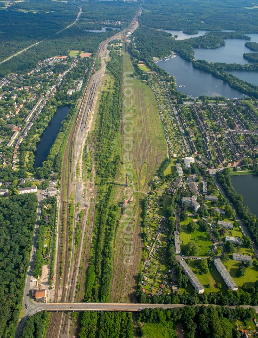 Duisburg from the bird's eye view: Marshalling yard and freight station of the Deutsche Bahn in Duisburg in the state North Rhine-Westphalia