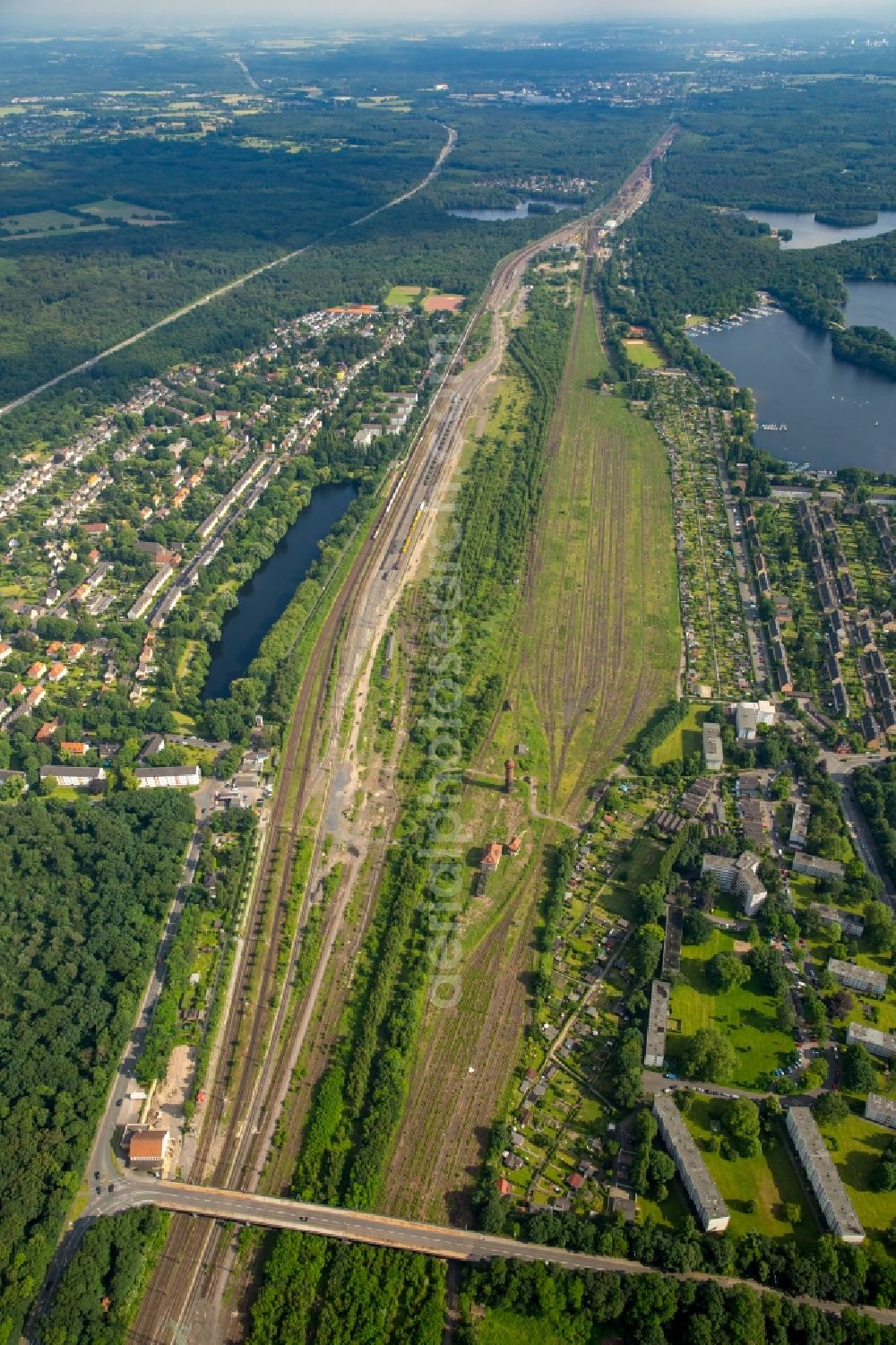 Aerial image Duisburg - Marshalling yard and freight station of the Deutsche Bahn in Duisburg in the state North Rhine-Westphalia