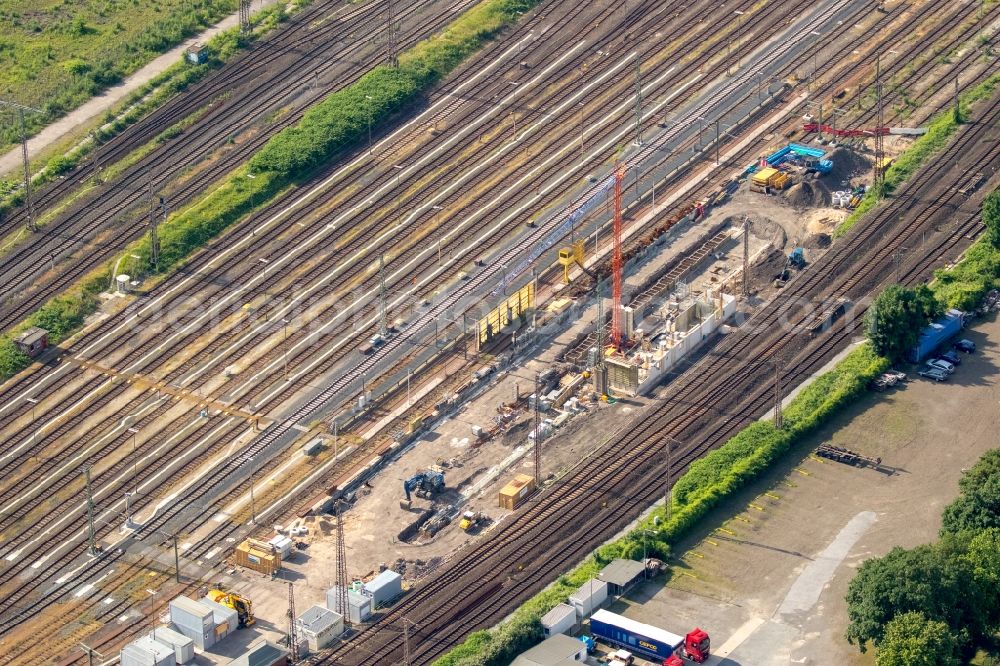 Aerial photograph Duisburg - Marshalling yard and freight station of the Deutsche Bahn in Duisburg in the state North Rhine-Westphalia