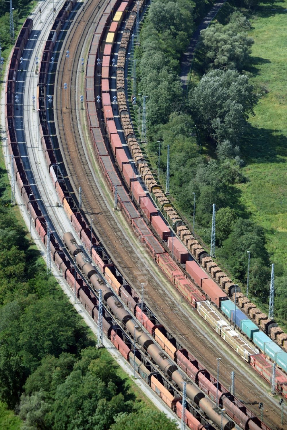 Frankfurt (Oder) from the bird's eye view: Marshalling yard and freight station of the Deutsche Bahn in Frankfurt (Oder) in the state Brandenburg