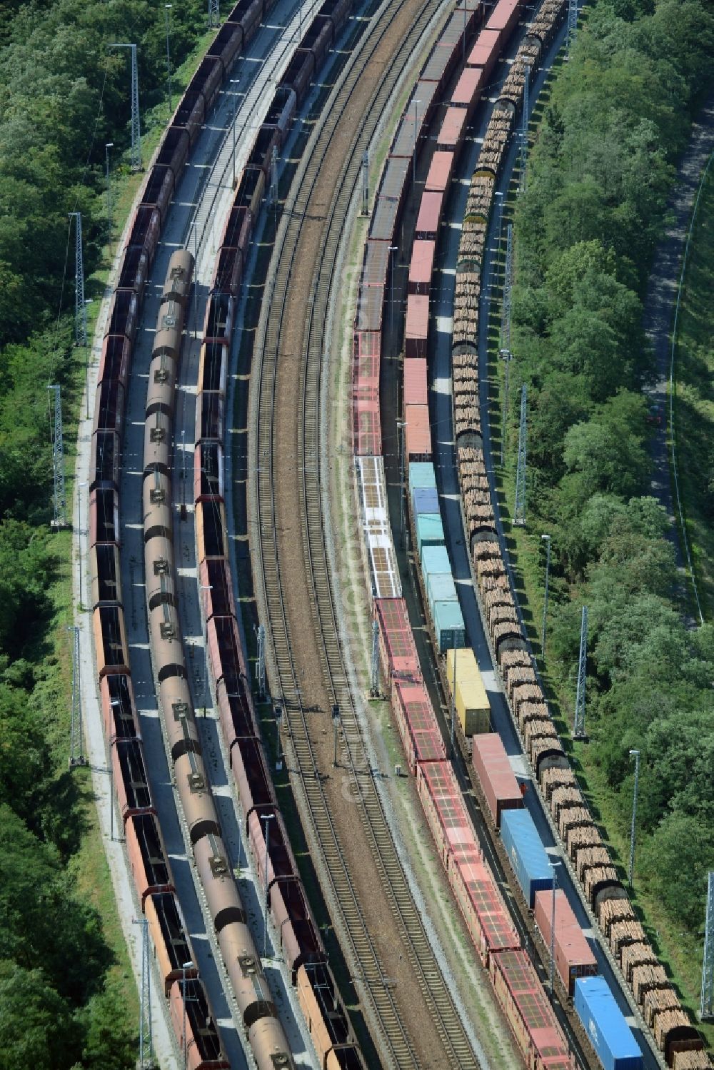 Frankfurt (Oder) from the bird's eye view: Marshalling yard and freight station of the Deutsche Bahn in Frankfurt (Oder) in the state Brandenburg