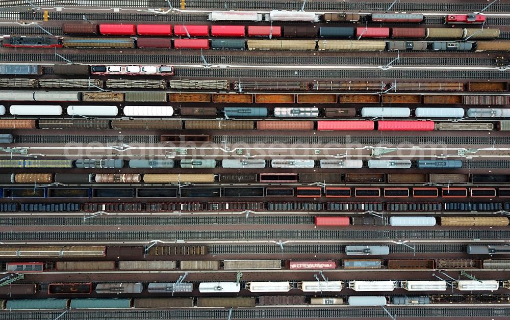 Aerial photograph Halle (Saale) - Marshalling yard and freight station of the Deutsche Bahn in Halle (Saale) in the state Saxony-Anhalt, Germany