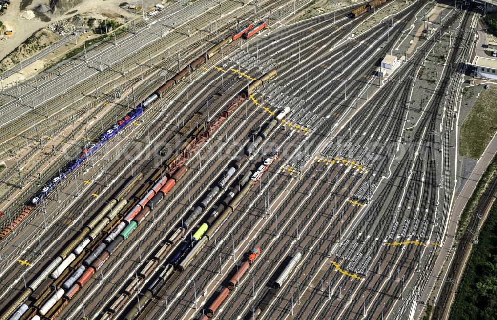 Aerial photograph Halle (Saale) - Marshalling yard and freight station of the Deutsche Bahn in Halle (Saale) in the state Saxony-Anhalt, Germany