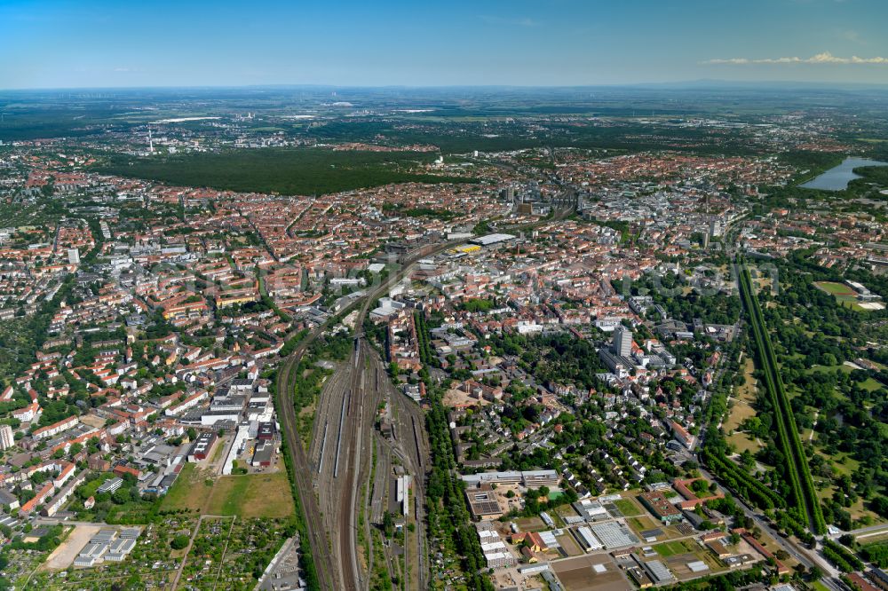 Hannover from the bird's eye view: Marshalling yard and freight station of the Deutsche Bahn in Hannover in the state Lower Saxony