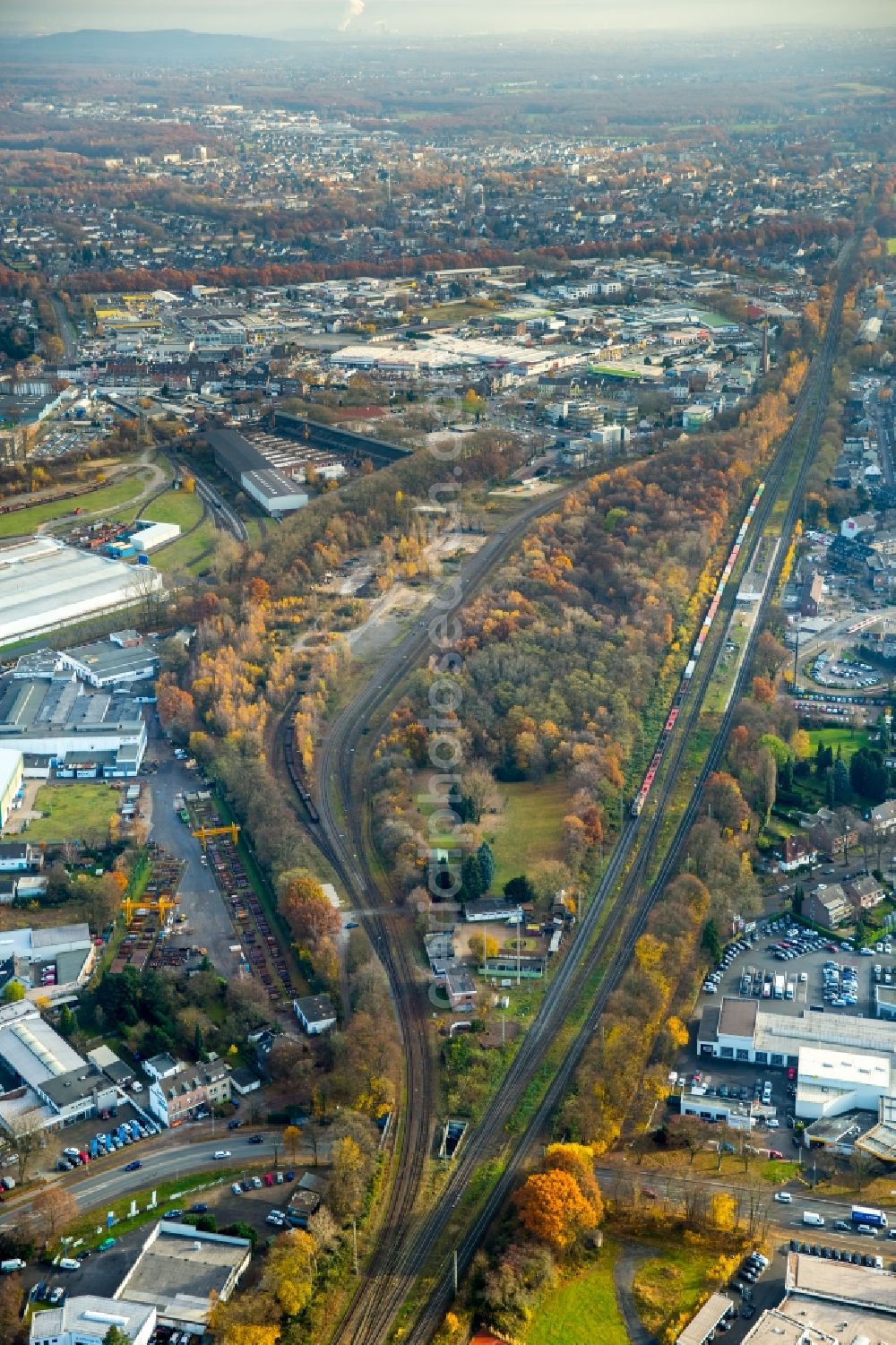 Dinslaken from the bird's eye view: Marshalling yard and freight station of the Deutsche Bahn in the district Eppinghoven in Dinslaken in the state North Rhine-Westphalia