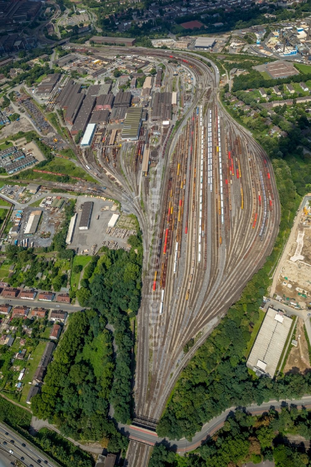 Aerial photograph Duisburg - Marshalling yard and freight station of the Deutsche Bahn in the district Hamborn in Duisburg in the state North Rhine-Westphalia, Germany