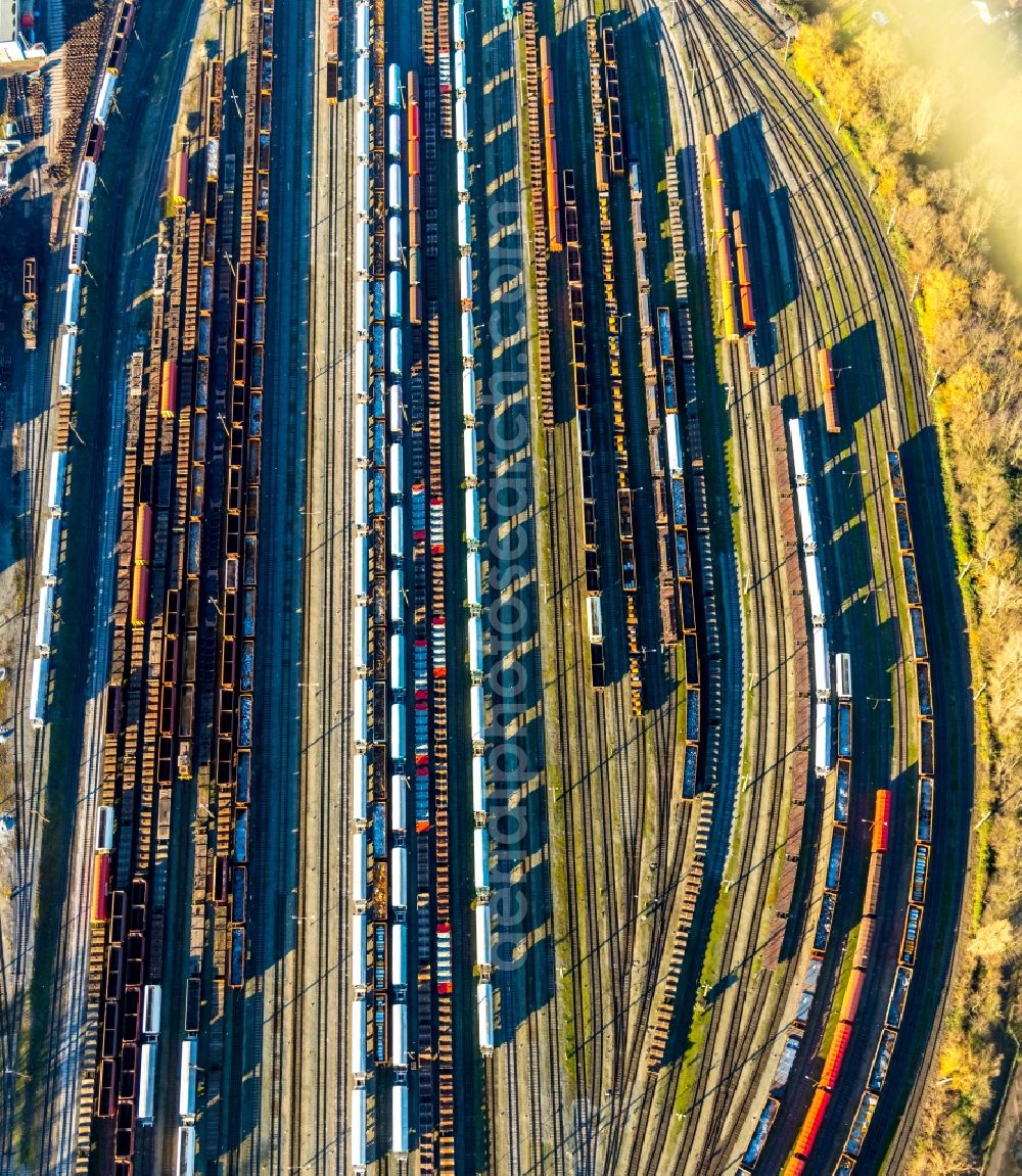 Duisburg from above - Marshalling yard and freight station of the Deutsche Bahn in the district Hamborn in Duisburg in the state North Rhine-Westphalia, Germany