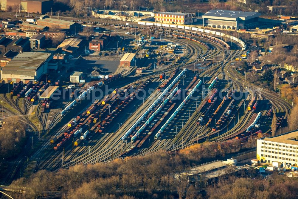 Aerial photograph Duisburg - Marshalling yard and freight station of the Deutsche Bahn in the district Hamborn in Duisburg in the state North Rhine-Westphalia, Germany