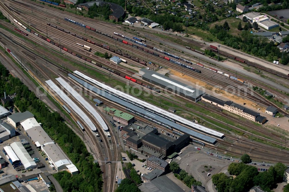 Zwickau from the bird's eye view: Shunting yard, freight yard and main station of the Deutsche Bahn in Zwickau in the federal state of Saxony, Germany