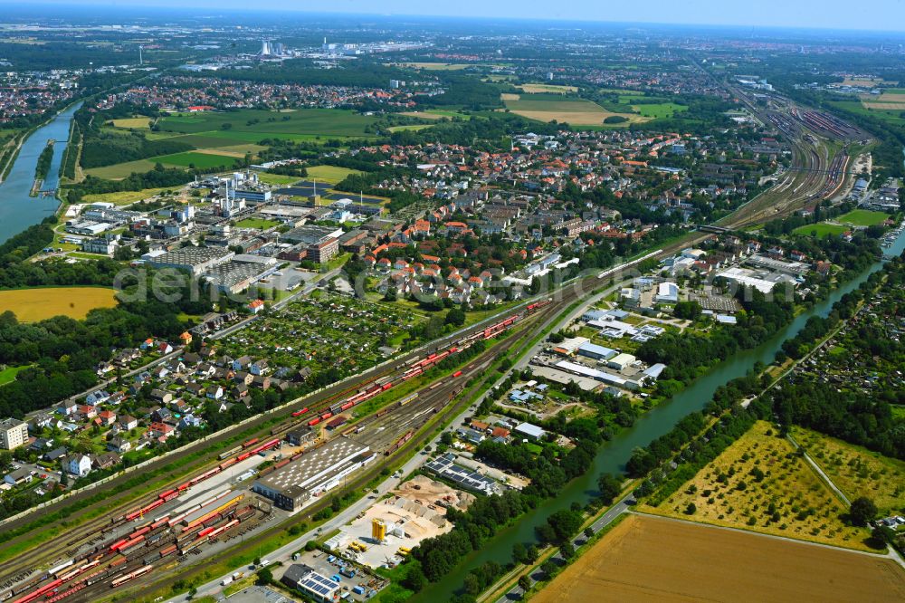 Aerial photograph Lohnde - Rail and track lines on the sidings and shunting lines of the Deutsche Bahn marshalling yard and freight yard on Werftstrasse in Lohnde in the state of Lower Saxony, Germany