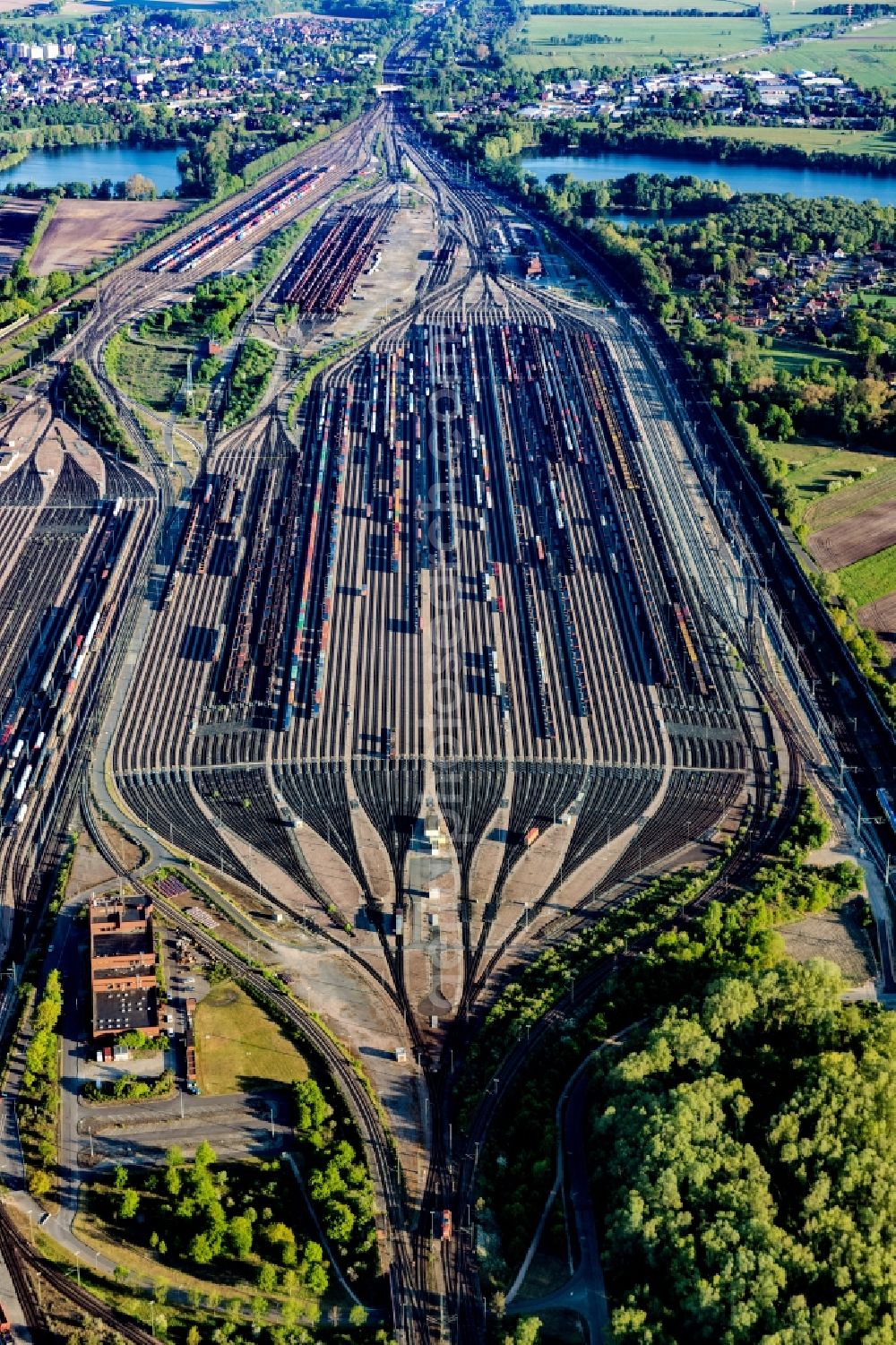 Seevetal from the bird's eye view: Marshalling yard and freight station Maschen of the Deutsche Bahn in the district Maschen in Seevetal in the state Lower Saxony, Germany