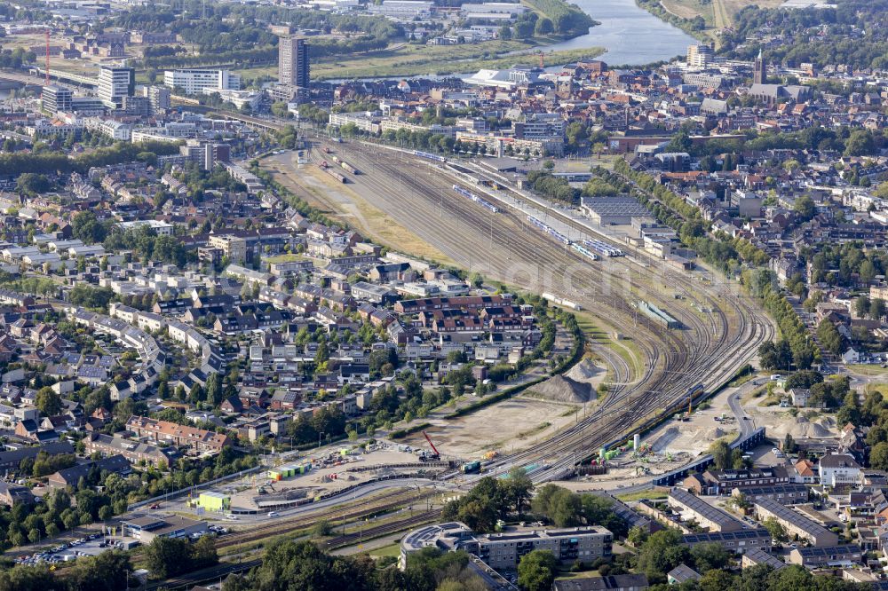 Aerial photograph Venlo - Marshalling yard and freight station in the Nederlandse Spoorwegen (NS) network on street Stationsplein in Venlo in Limburg, Netherlands