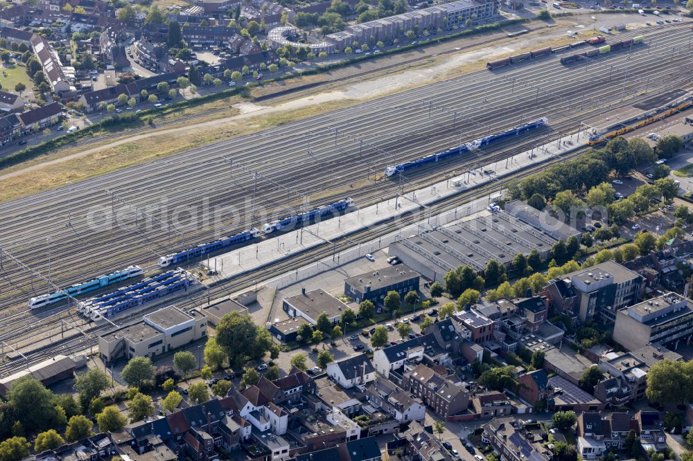 Aerial image Venlo - Marshalling yard and freight station in the Nederlandse Spoorwegen (NS) network on street Stationsplein in Venlo in Limburg, Netherlands