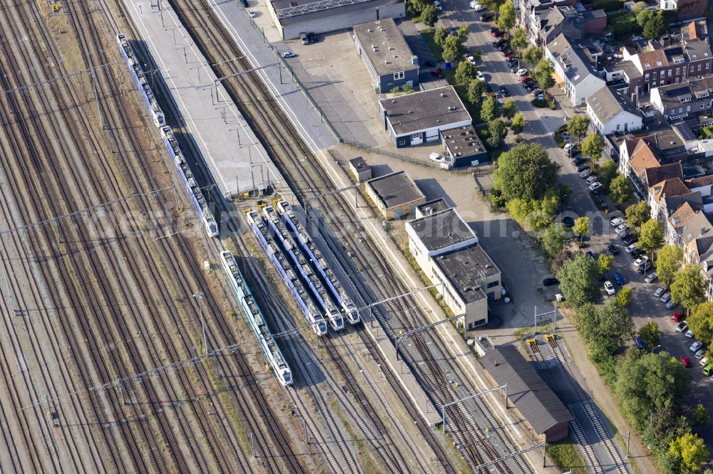 Venlo from the bird's eye view: Marshalling yard and freight station in the Nederlandse Spoorwegen (NS) network on street Stationsplein in Venlo in Limburg, Netherlands