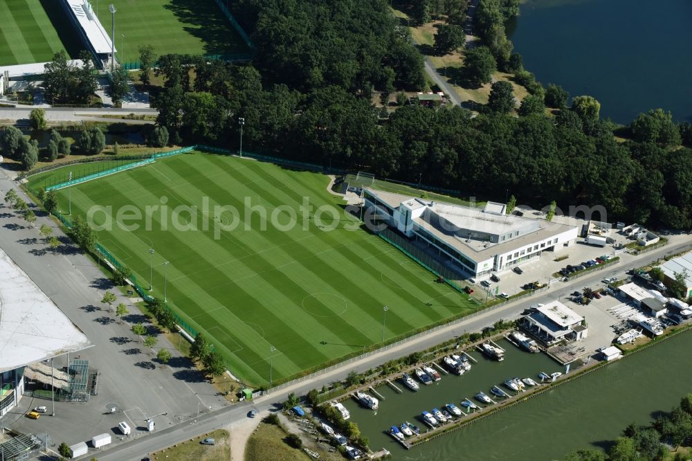 Wolfsburg from above - Sports grounds and football pitch VfL-FussballWelt in Wolfsburg in the state Lower Saxony