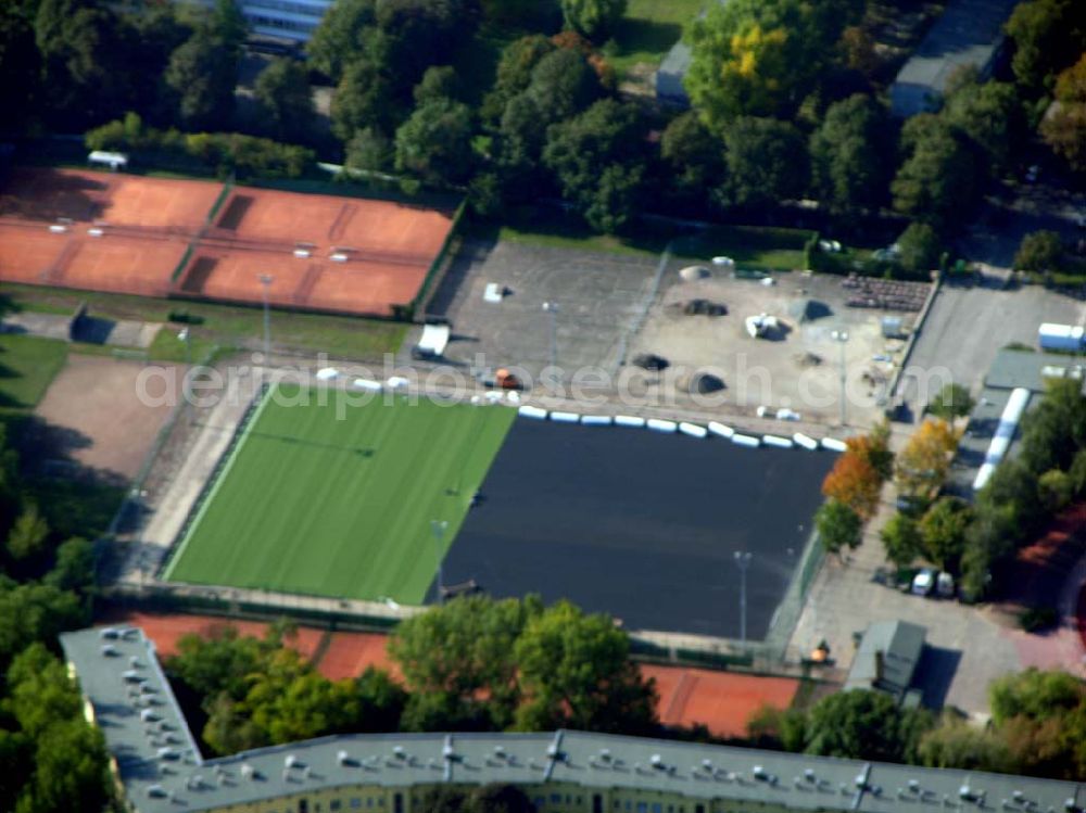 Berlin from the bird's eye view: 13.10.2004 Blick auf die Rasenverlegung im Erich-Neumann Stadion an Rummelsburger Straße/ Eggersdorfer Str. in Berlin-Lichtenberg.