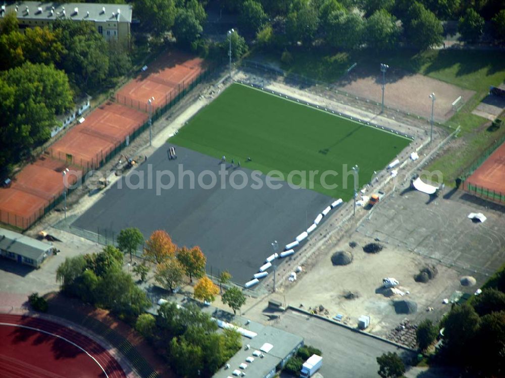 Berlin from above - 13.10.2004 Blick auf die Rasenverlegung im Erich-Neumann Stadion an Rummelsburger Straße/ Eggersdorfer Str. in Berlin-Lichtenberg.