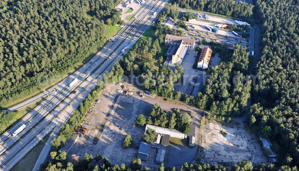 Aerial image - Raststätte, Tankstelle und Motel beim Hermsdorfer Kreuz an der A4 / A9 in Thüringen. The roadhouse, gas station and motel Hermsdorfer Kreuz at the freeway A4 / A9 in Thuringia.