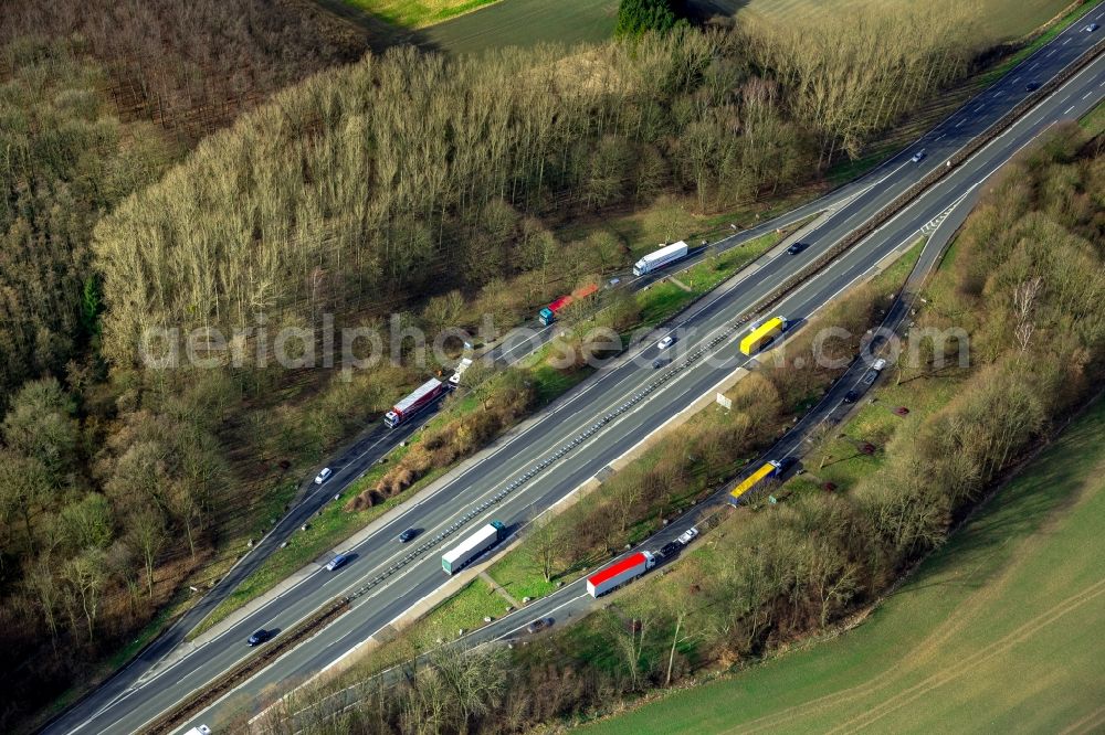 Aerial image Hamm - Rest area Overberger Busch and Haus Reck at the motorway A1 with parked vehicles in Hamm in the state North Rhine-Westphalia