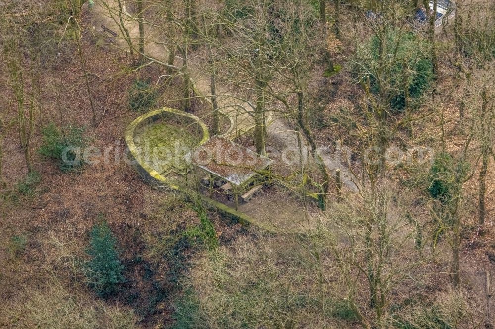 Kettwig from the bird's eye view: Rest area on a path in a wooded area in Kettwig at Ruhrgebiet in the state North Rhine-Westphalia, Germany