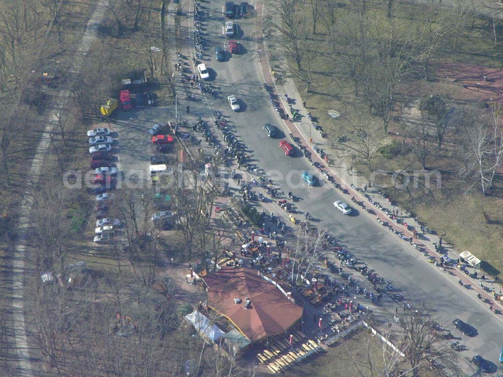 Berlin Steglitz-Zehlendorf from the bird's eye view: Raststätte Grunewald am Kronprinzessinnenweg und an der Spanischen Allee, Autobahnabfahrt vom Avus