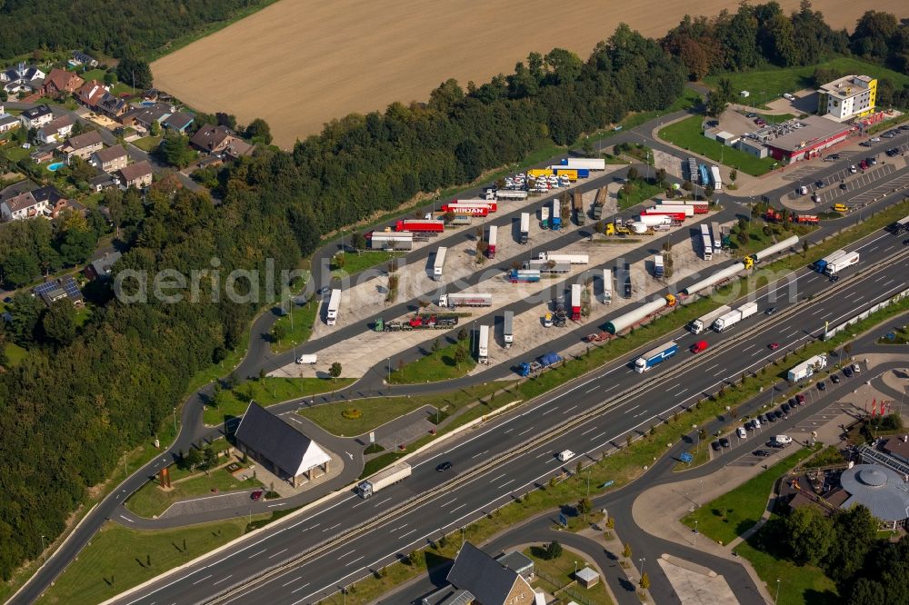 Hamm from the bird's eye view: Service Area Rhynern north of the A2 motorway E34 in Hamm in North Rhine-Westphalia