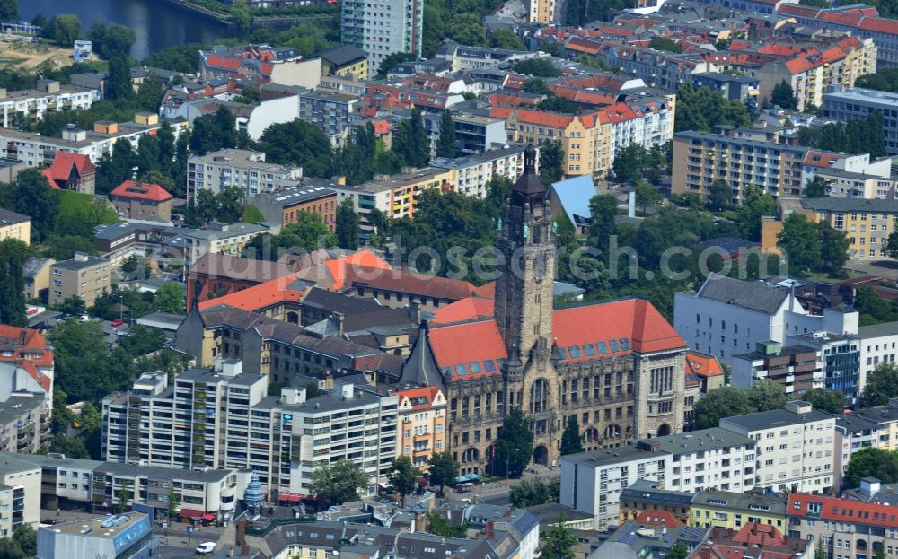 Aerial image Berlin - City Hall - District of Charlottenburg-Wilmersdorf at the Otto-Suhr-Allee in Berlin Charlottenburg