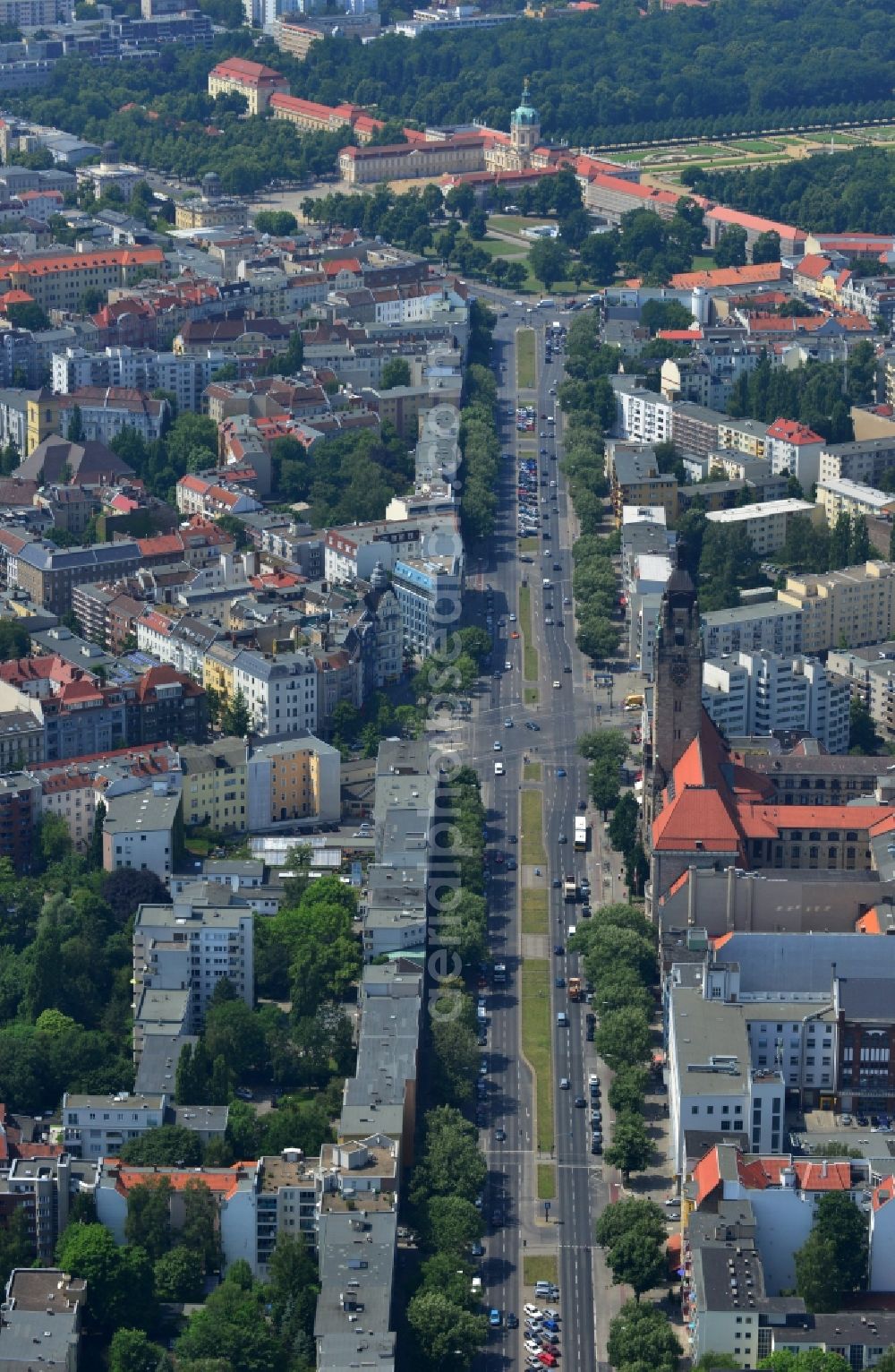 Aerial image Berlin - City Hall - District of Charlottenburg-Wilmersdorf at the Otto-Suhr-Allee in Berlin Charlottenburg