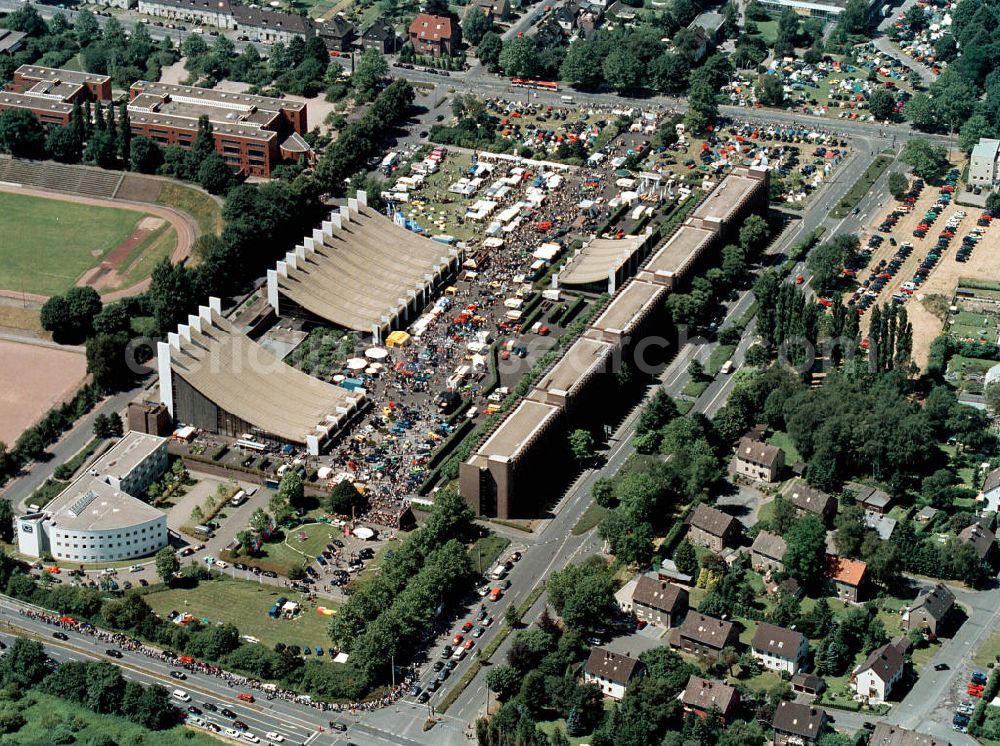 Aerial image Castrop-Rauxel - Blick auf das Rathaus von Castrop Rauxel, das VW-Forum und den Europaplatz.