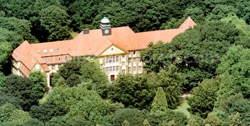 Datteln from the bird's eye view: Blick auf die Rückseite des Rathauses in Datteln. Die Stadt Datteln liegt in Nordrhein-Westfalen, zwischen Lippe und Wesel-Dattel-Kanal. View to the back of the townhall in Datteln.The city Datteln is located in North Rhine-Westphalia between the river Lippe and the Wesel-Dattel canal.