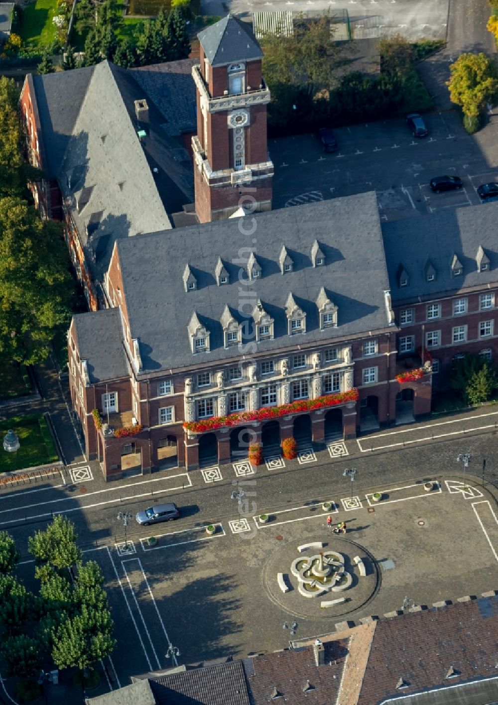 Aerial image Bottrop - City Hall at Ernst-Wilczok Square in Bottrop in North Rhine-Westphalia