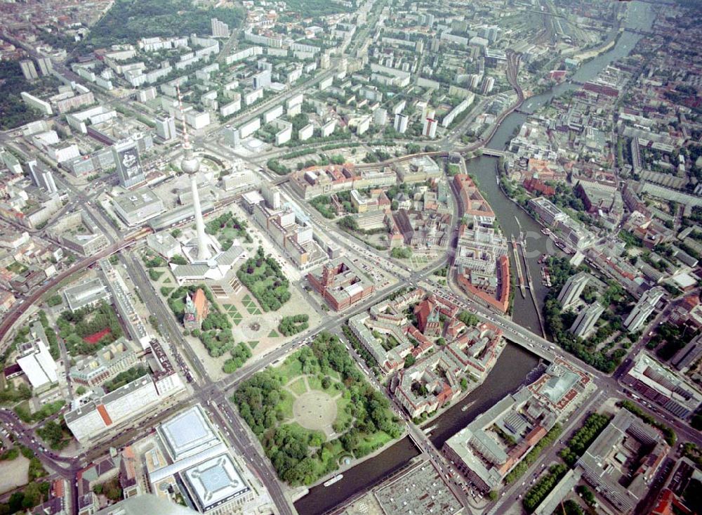 Aerial photograph Berlin - Blick auf das Wohngebiet am Nikolaiviertel der WBM unmittelbar Fernsehturm in Berlin - Mitte.