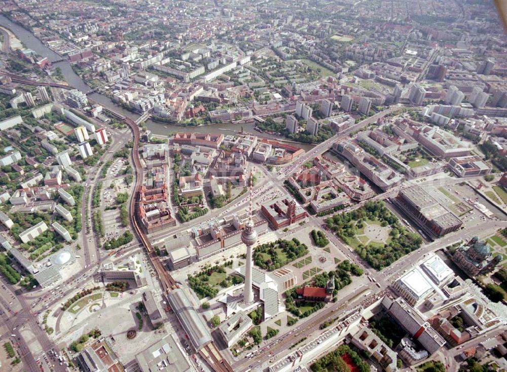 Berlin from above - Blick auf das Wohngebiet am Nikolaiviertel der WBM unmittelbar Fernsehturm in Berlin - Mitte.