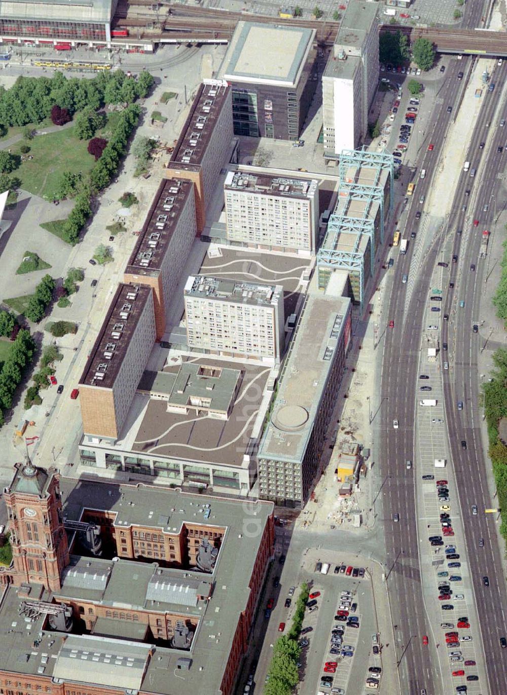 Aerial photograph Berlin - Fertig umgebaute Rathauspassagen der WBM am Roten Rathaus unmittelbar am Berliner Fernsehturm in Berlin-Mitte.