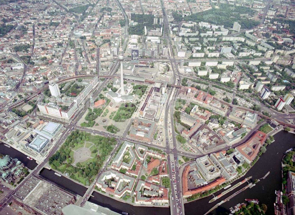 Aerial photograph Berlin - Blick auf das Wohngebiet am Nikolaiviertel der WBM unmittelbar Fernsehturm in Berlin - Mitte.