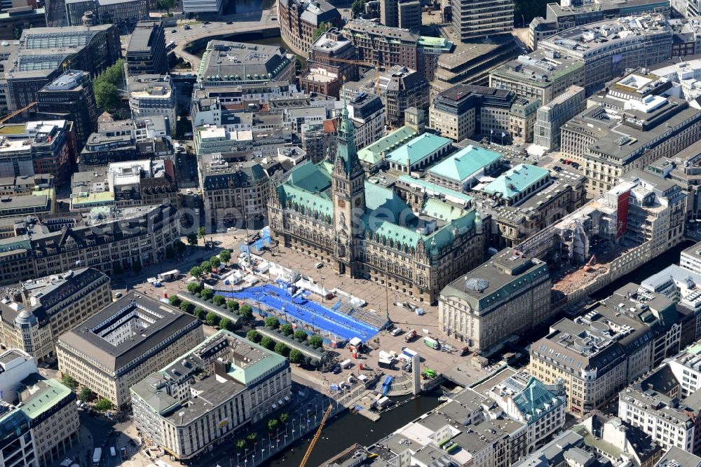 Aerial photograph Hamburg - Town Hall building of the city administration Alter Wall on Rathausmarkt- place in Hamburg