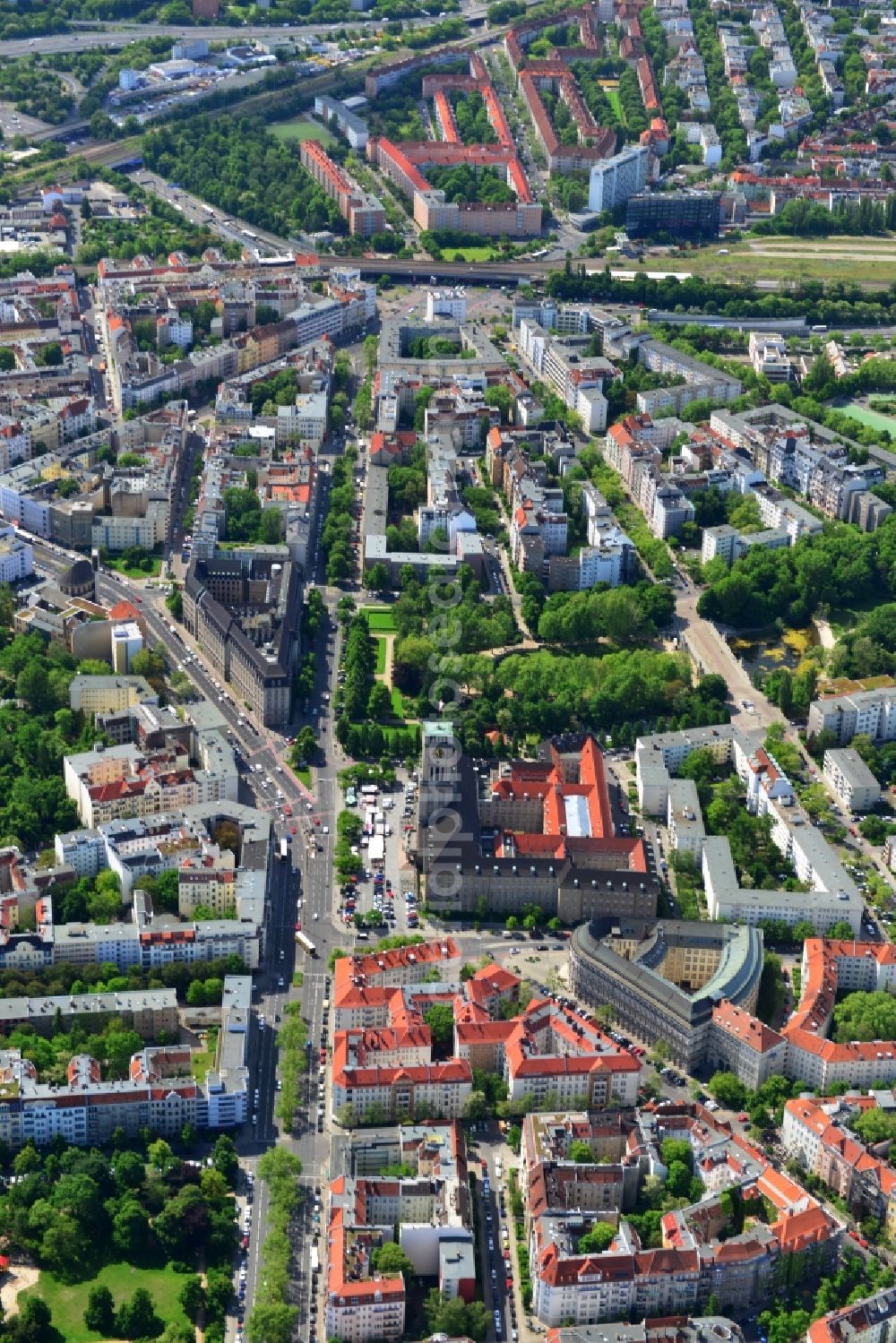 Aerial image Berlin - The townhall of Berlin's district Tempelhof-Schoeneberg. It's located at the square John-F.-Kennedy-Platz where the streets Freiherr-vom-Stein-Strasse, Martin-Luther-Strasse, Dominicusstrasse and Belziger Strasse join up