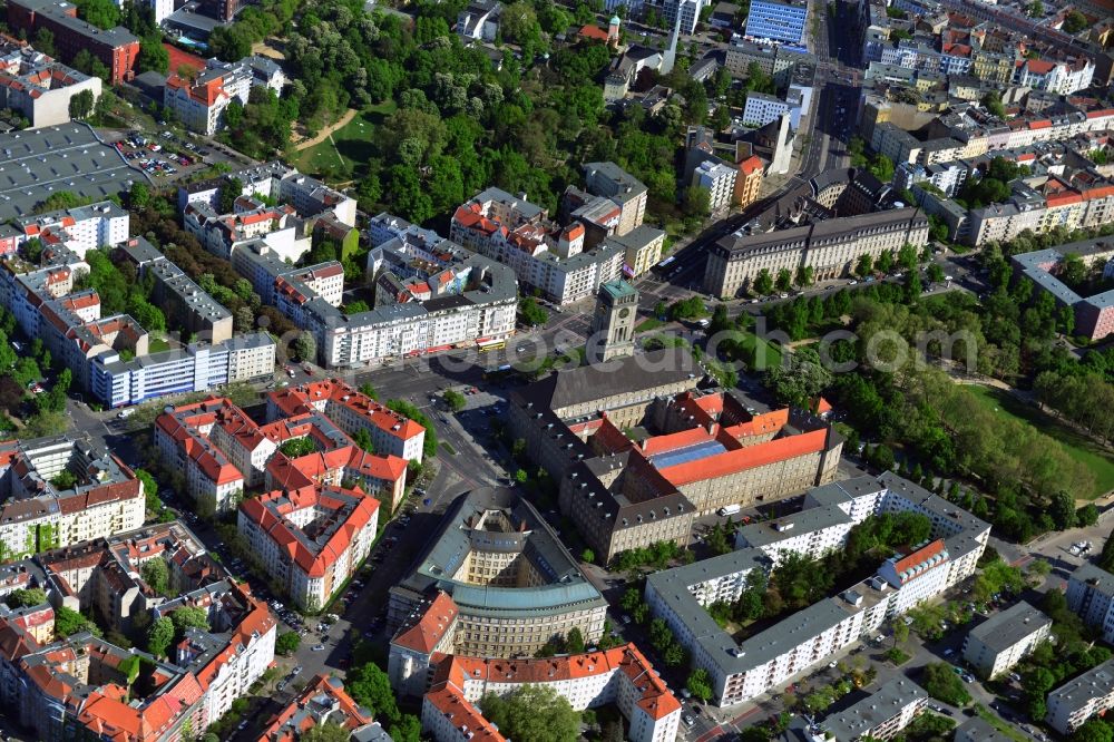 Aerial photograph Berlin - The Rathaus Schoeneberg is at the Martin-Luther-Straße in the district of Schoeneberg in Berlin. In the time of the division of the city in this building was the seat of the Governing Mayor of Berlin. Here prominent guests of the city were received regularly. The Schöneberg Town Hall was built 100 years ago, according to the designs of architect Peter Jurgensen and Jürgen Bachmann. Located next to the Town Hall is the Rudolph Wilde Park