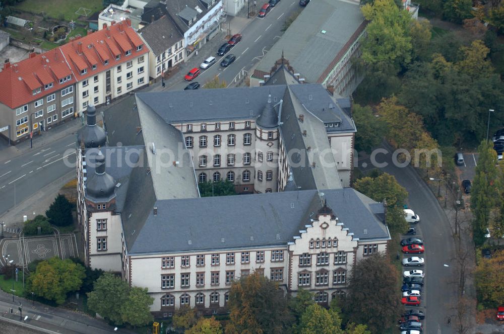 Aerial image Hamm - Blick auf das Rathaus. Erbaut wurde das Gebäude 1894 im Stil der Neorenaissance, am Theodor-Heuss-Platz im Stadtteil Hamm-Mitte. Bis 1959 war es der Sitz des Oberlandesgericht, seit 1986 steht das Gebäude unter Denkmalschutz. Kontakt: Theodor-Heuss-Platz 16, 59065 Hamm, Tel. 02381 / 170,