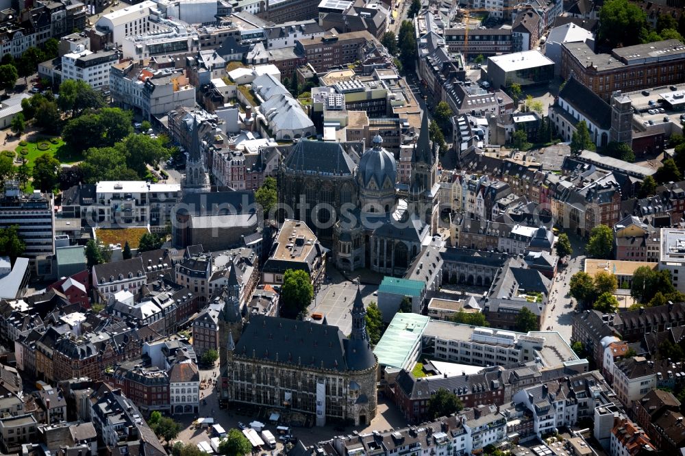 Aerial photograph Aachen - Town hall square with cathedral in the district Aachen-Mitte in Aachen in the state North Rhine-Westphalia, Germany