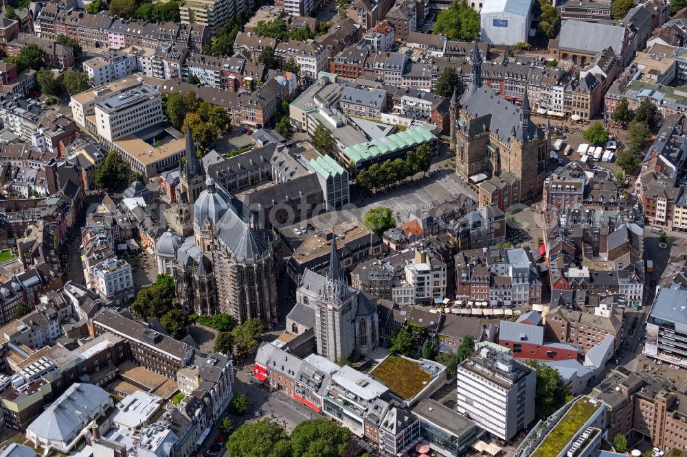 Aerial photograph Aachen - Town hall square with cathedral in the district Aachen-Mitte in Aachen in the state North Rhine-Westphalia, Germany