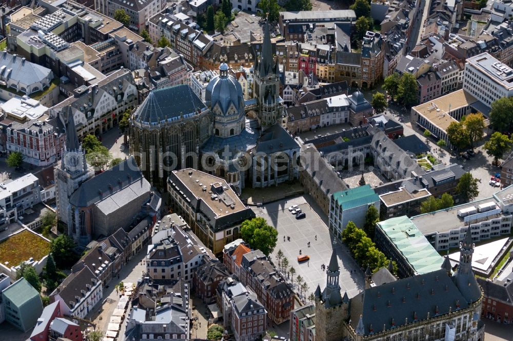 Aachen from the bird's eye view: Town hall square with cathedral in the district Aachen-Mitte in Aachen in the state North Rhine-Westphalia, Germany