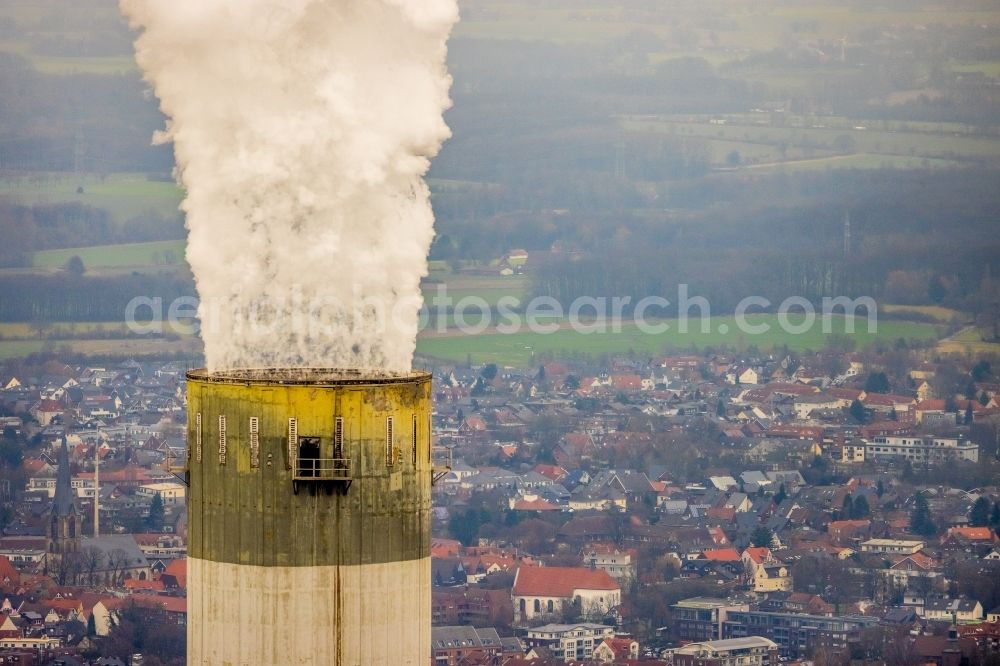 Bergkamen from the bird's eye view: Clouds of smoke on the horizon over the power plant of STEAG in Bergkamen in the state North Rhine-Westphalia, Germany