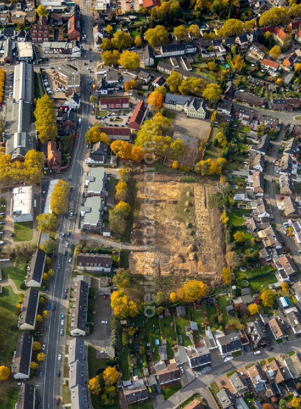 Bottrop from the bird's eye view: Dismantling of the old sports ground facilities of SV Rhenania Bottrop 1919 on Horster street in Bottrop in North Rhine-Westphalia