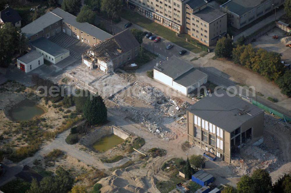 Aerial image Berlin - Blick auf die Abrissfläche / den Rückbau vom Haus 9 und Haus 15 (Kesselhaus) auf dem Gelände des Vivantes Klinikum Hellersdorf. Hier sollen Parkflächen entstehen. Kontakt Ver- und Entsorgungskonzept: Genius Ingenieurbüro GmbH, Treskowallee 30, 10318 Berlin, Tel. +49(0)30 818584-0, Fax +49(0)30 818584-99, email: krebs@ibgenius.de