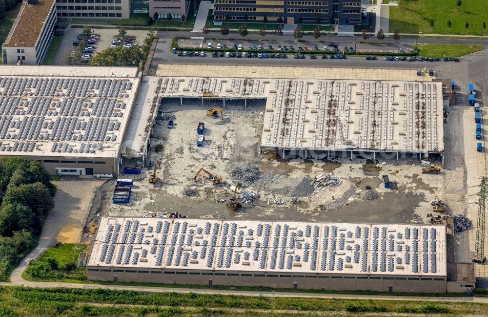 Aerial image Mülheim an der Ruhr - Dismantling and demolition of a warehouse building complex and logistics center on the site ALDI Sued in Muelheim on the Ruhr at Ruhrgebiet in the state North Rhine-Westphalia, Germany