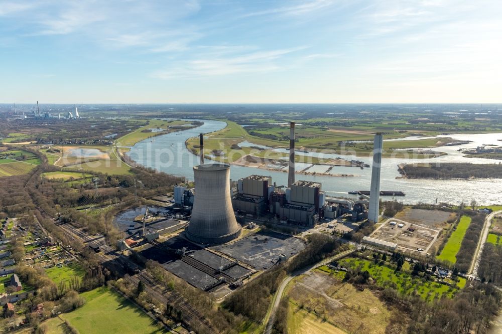 Voerde (Niederrhein) from above - Dismantling work on the HKW cogeneration plant and coal-fired power plant Kraftwerk Voerde in Voerde (Niederrhein) in the state North Rhine-Westphalia, Germany